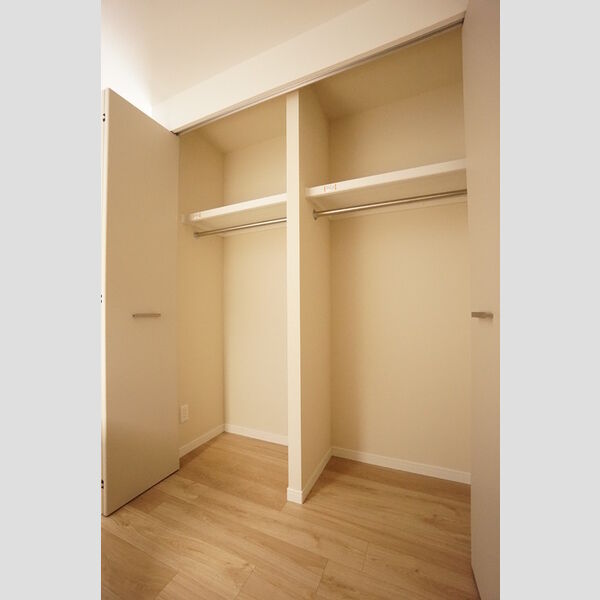 収納 (洋室クローゼット)