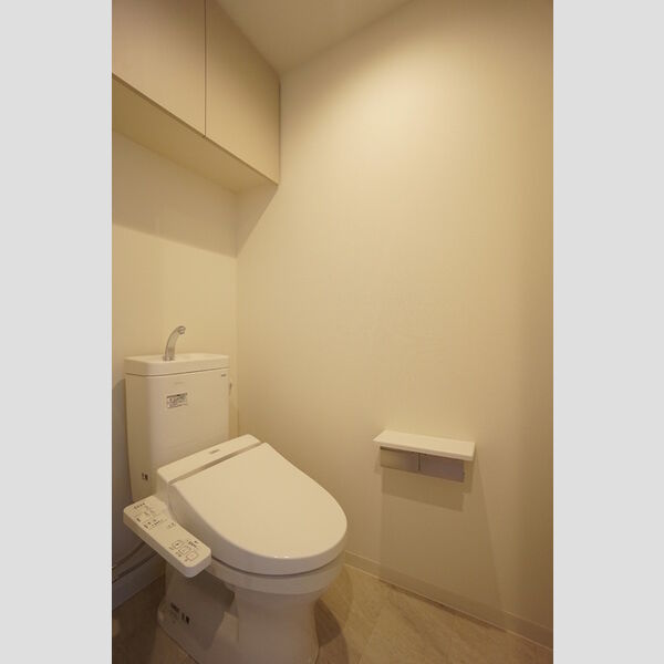 トイレ (トイレ)