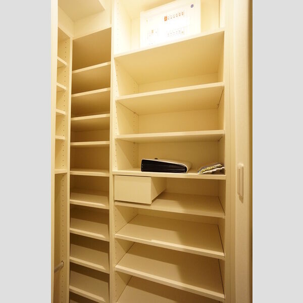 玄関 (シューズBOX)