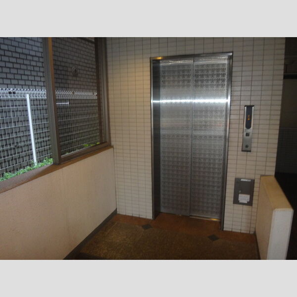 現地周辺 (エレベーター)