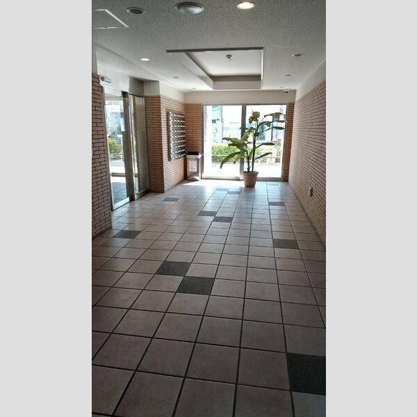 エントランス (エントランス)