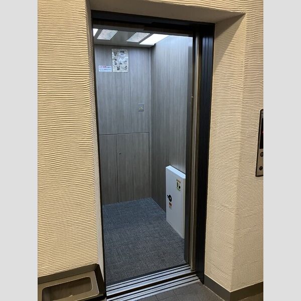 現地周辺 (エレベーター)