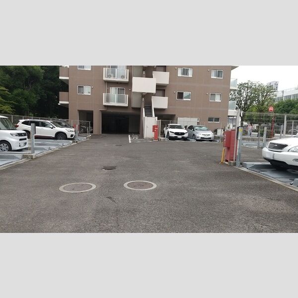 駐車場 (駐車場)