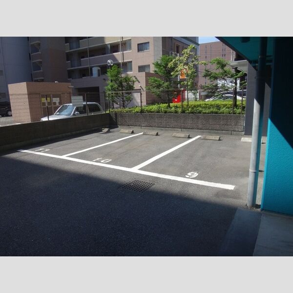 駐車場 (駐車場)