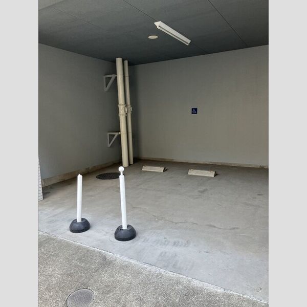 駐車場 (障がい者用駐車場)
