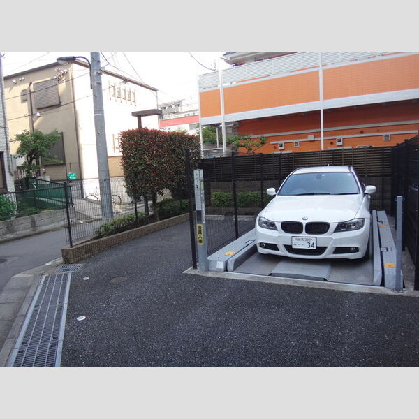 駐車場 (駐車場)