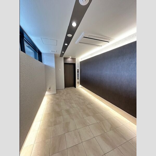 エントランス (エントランス)