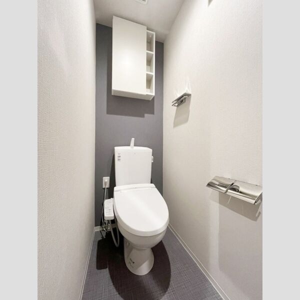 トイレ (トイレ)