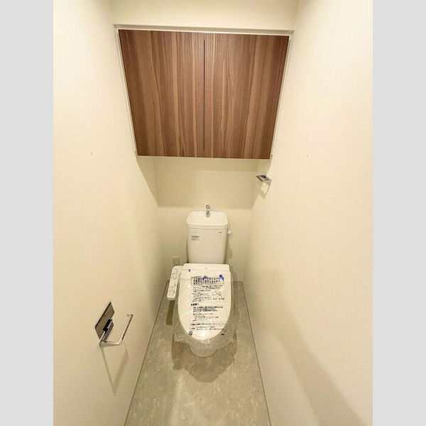 トイレ (トイレ)