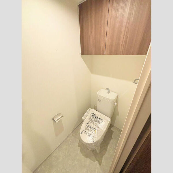 トイレ (トイレ)