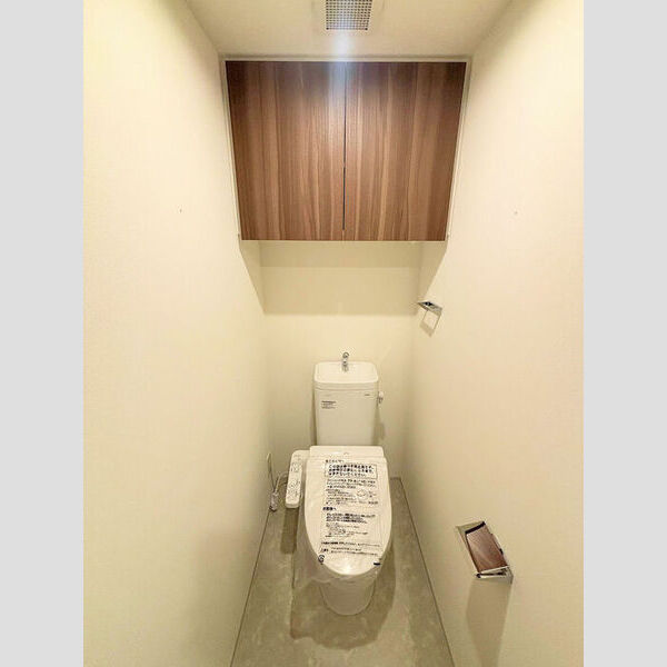 トイレ (トイレ)