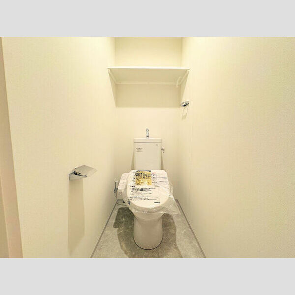 トイレ (トイレ)