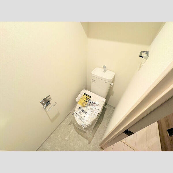 トイレ (トイレ)