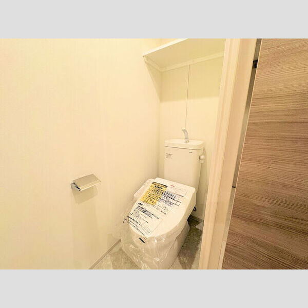 トイレ (トイレ)