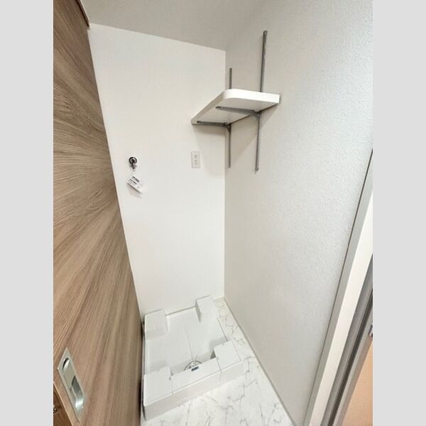 その他 (室内洗濯機置き場)