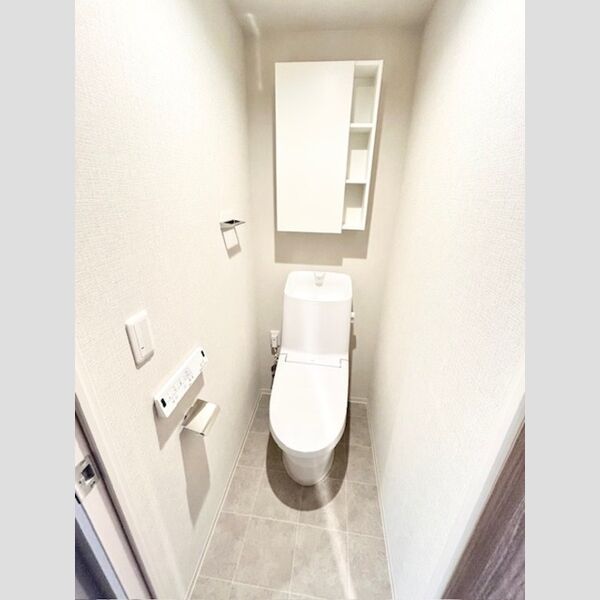 トイレ (トイレ)