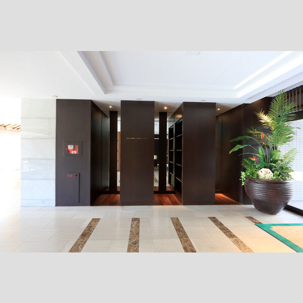 現地周辺 (ライブラリーコーナー)