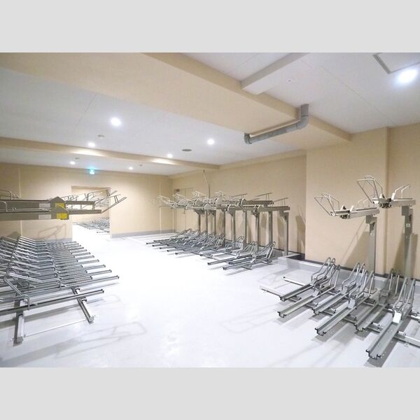 現地周辺 (駐輪場)