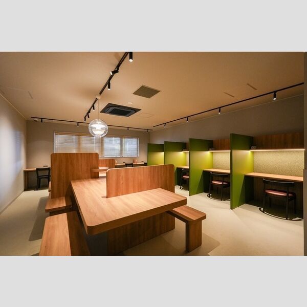 現地周辺 (ラウンジ)