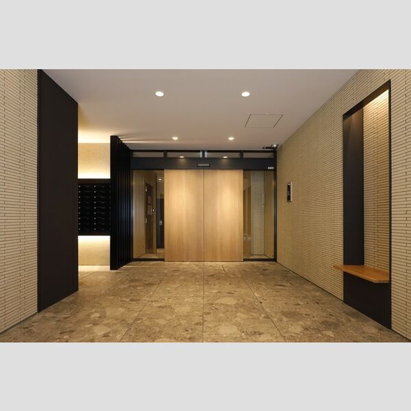 エントランス (エントランス)