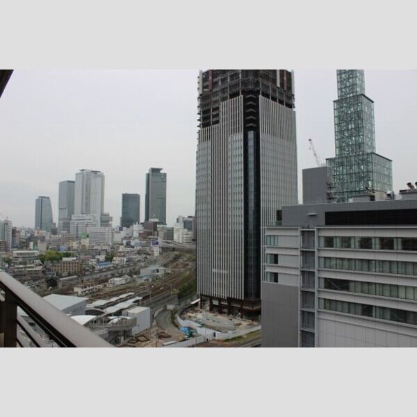 バルコニー・ベランダ (東側バルコニーからは名駅方面も♪　一度、ご見学ください!)