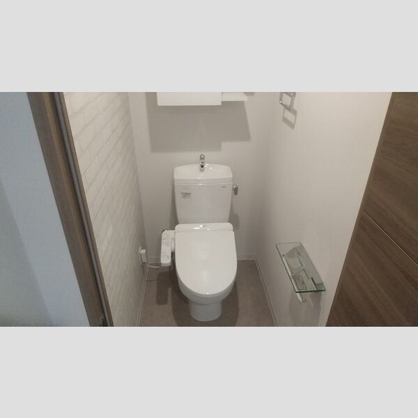 トイレ (トイレ)