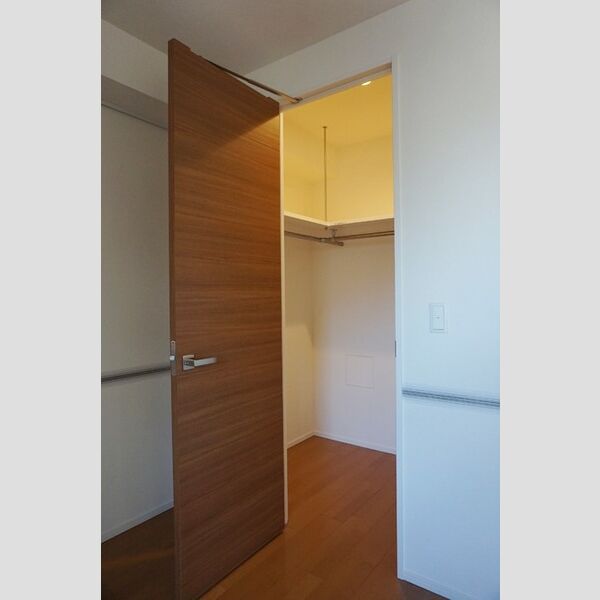 収納 (ウォークイン)