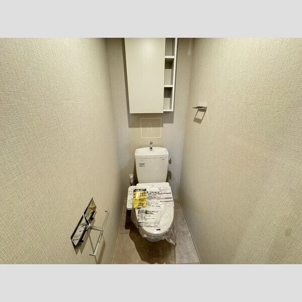 トイレ (トイレ)