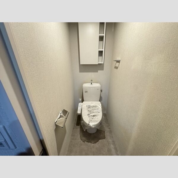 トイレ (トイレ)