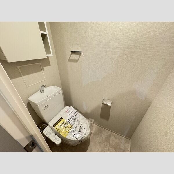 トイレ (トイレ)