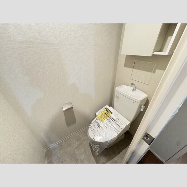 トイレ (トイレ)