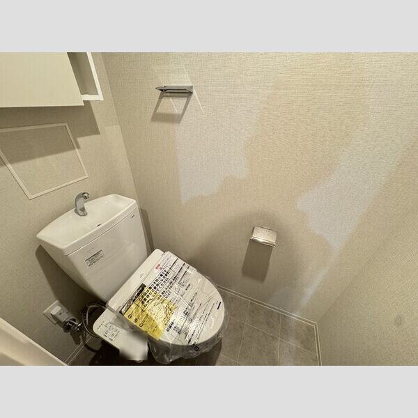 トイレ (トイレ)