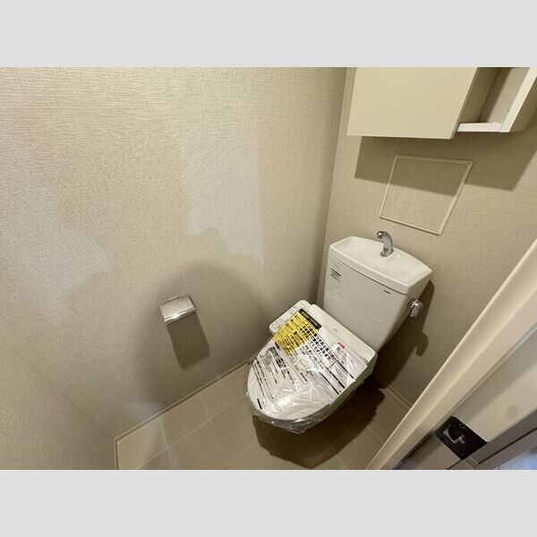 トイレ (トイレ)