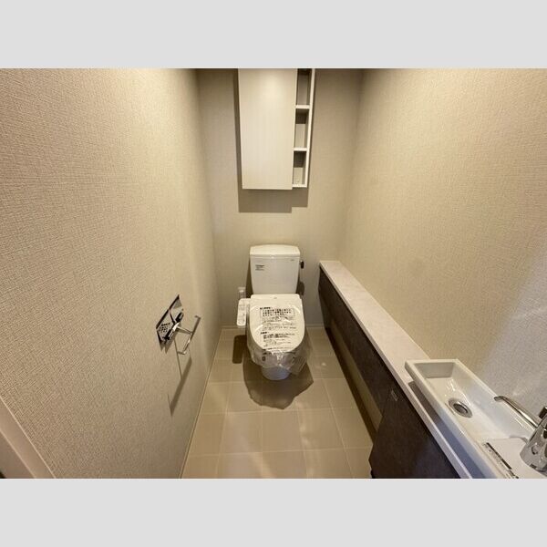トイレ (トイレ)