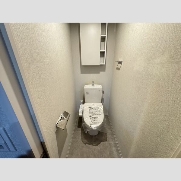 トイレ (トイレ)
