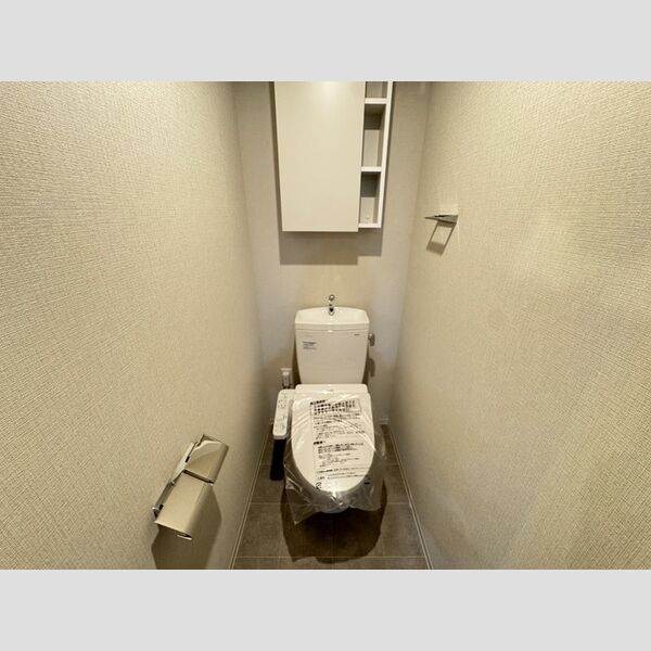 トイレ (トイレ)