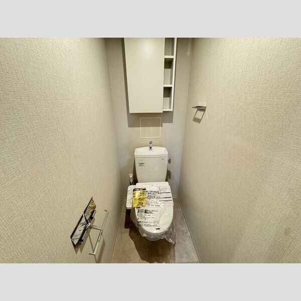 トイレ (トイレ)