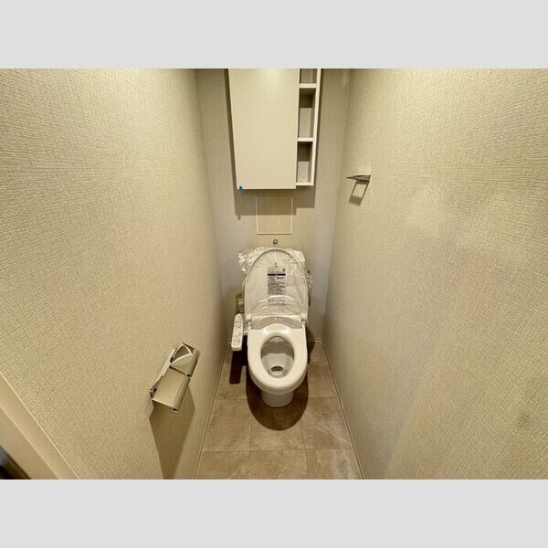 トイレ (トイレ)