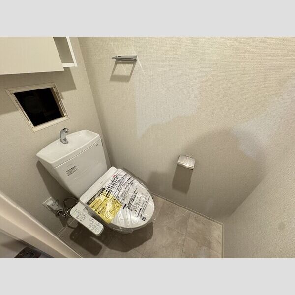 トイレ (トイレ)