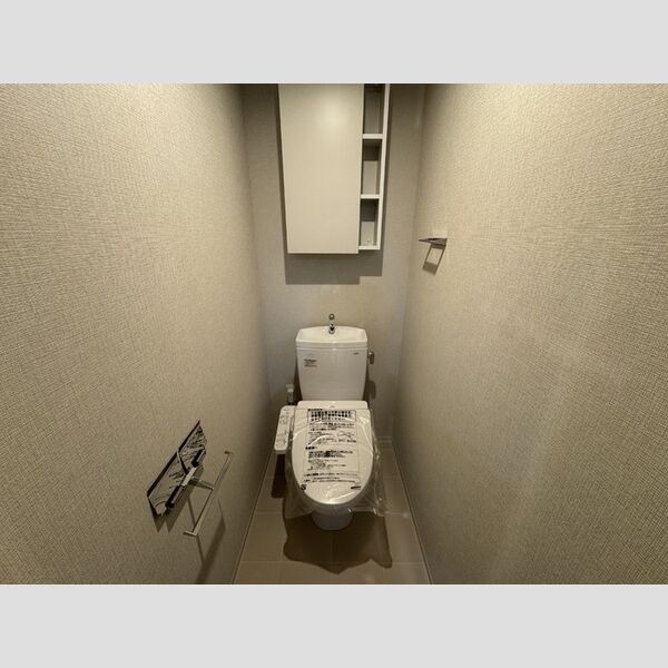 トイレ (トイレ)