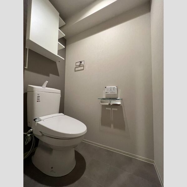 トイレ (トイレ)