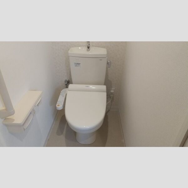 トイレ (トイレ)