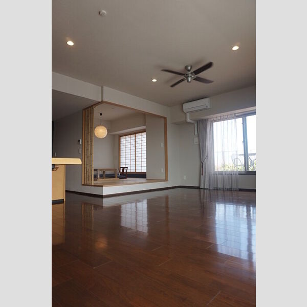 居室・リビング (リビングには畳コーナーがあります。)