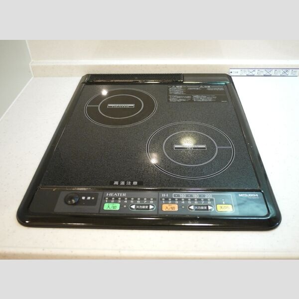 キッチン (2口コンロ(IHヒーターとハラゲンヒーター))