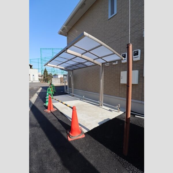 現地周辺 (駐輪場)