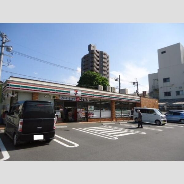 現地周辺 (セブンイレブン桶川東1丁目店:267m)
