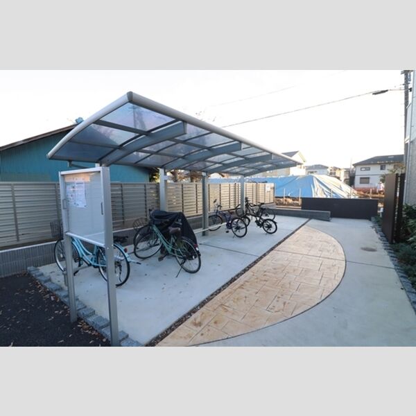 現地周辺 (駐輪場)