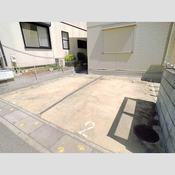 駐車場 (駐車場)