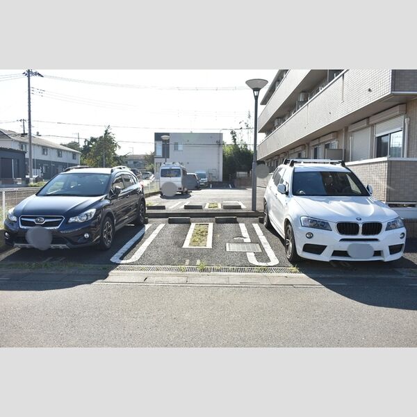 駐車場 (駐車場)