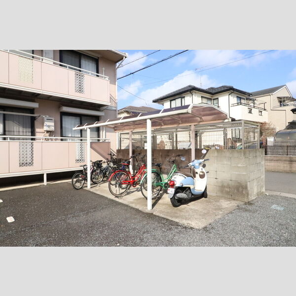 現地周辺 (駐輪場)